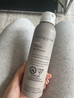 Living Proof Neutral Taupe Instant De-Frizzer Spray